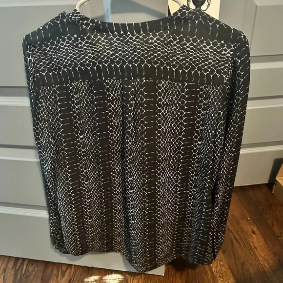 Joie silk top size small - Picture 4 of 4